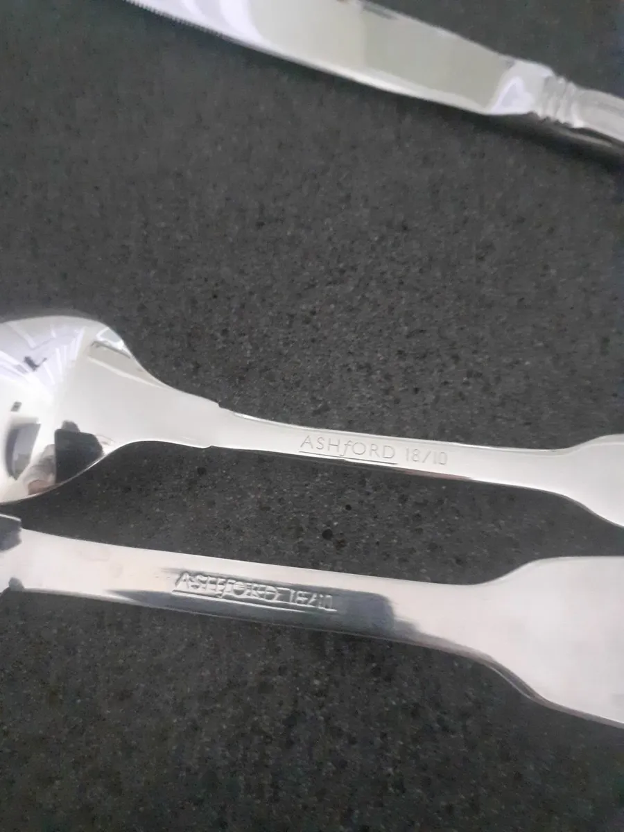 24 piece Cutlery Canteen Ashford. - Image 3