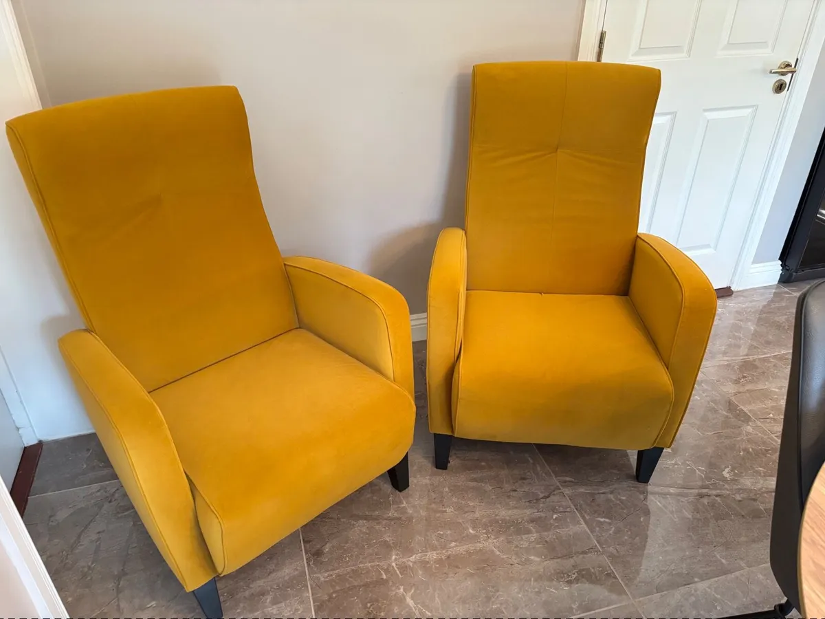 Furniture - Armchairs - Image 1