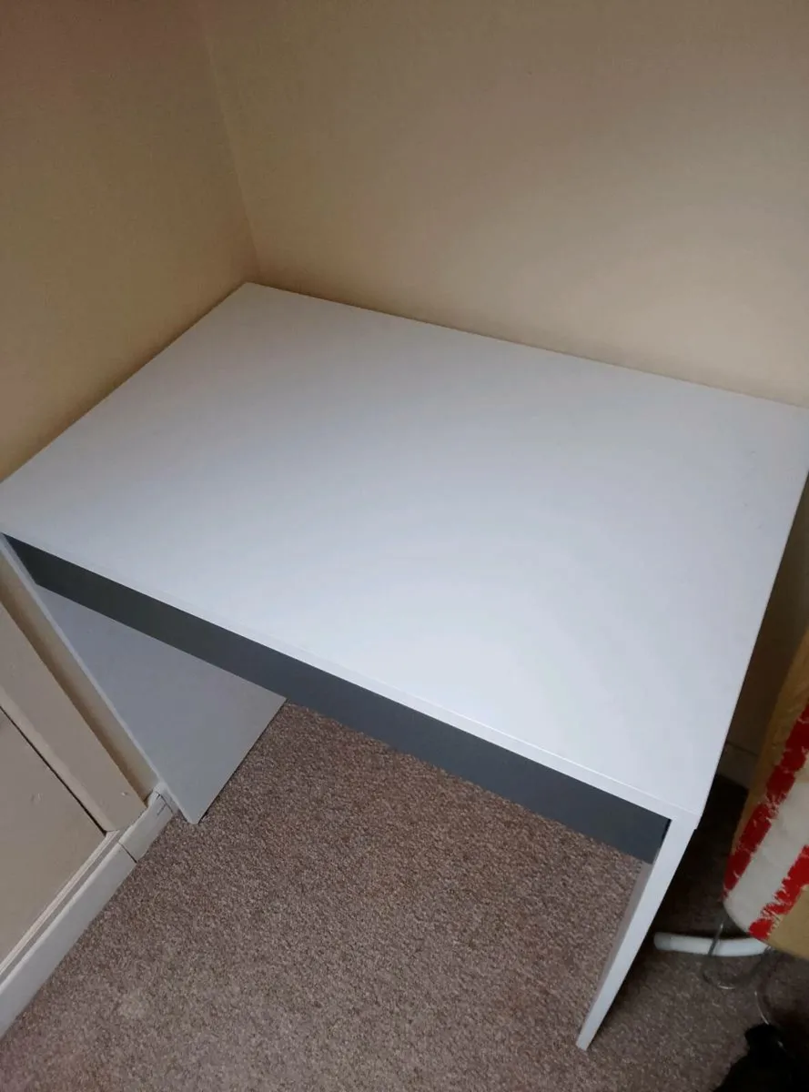 Desk - Image 3