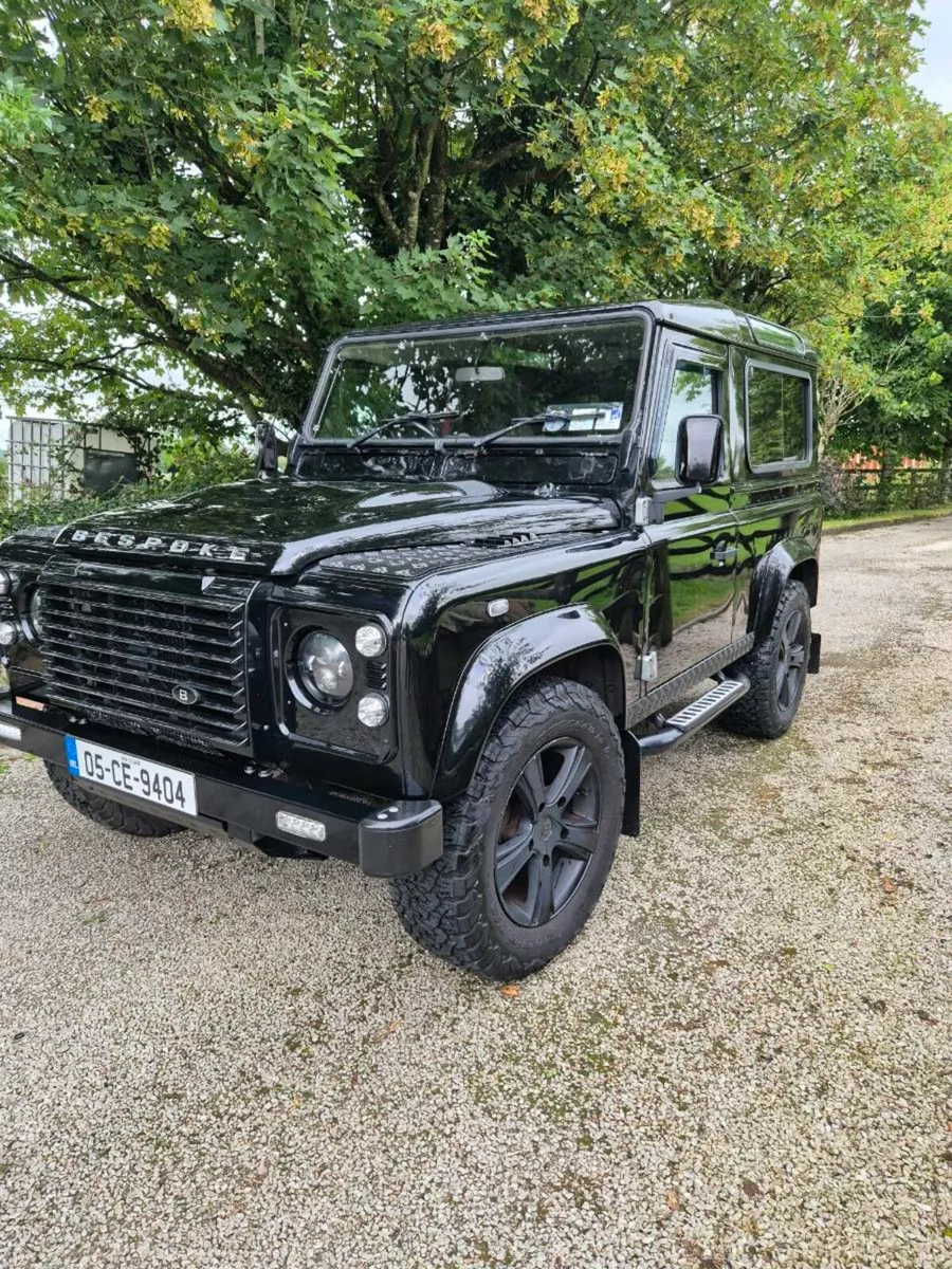 Land Rover Defender 90 - Image 1