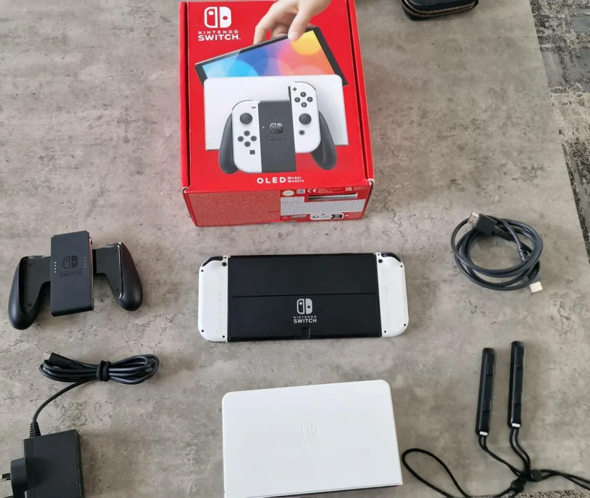 Nintendo switch oled boxed - Image 2