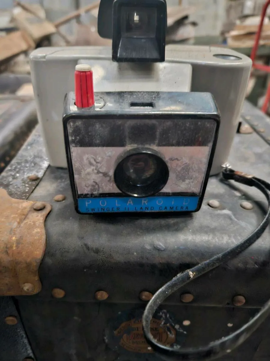 Vintage Retro Polaroid Camera - Image 2