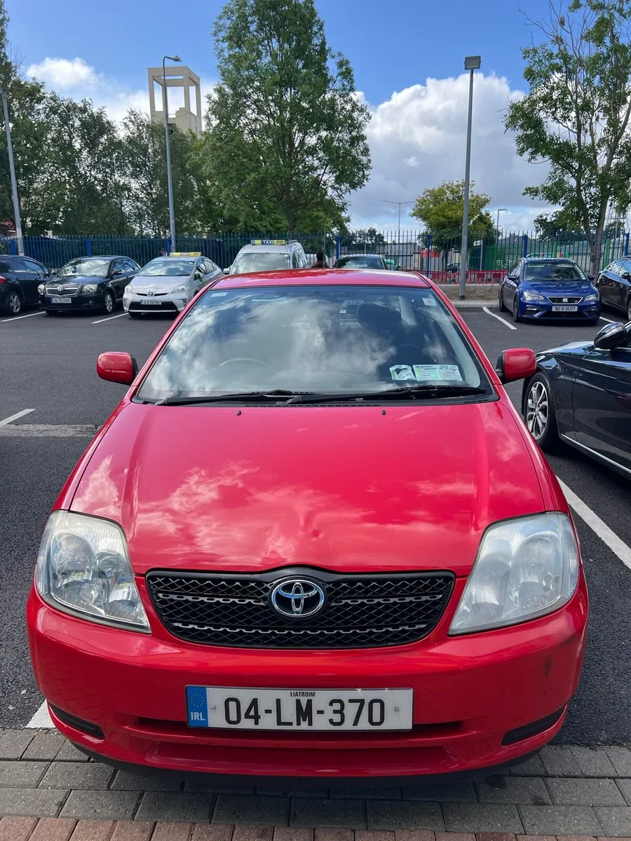 Toyota corolla 2004 - Image 2