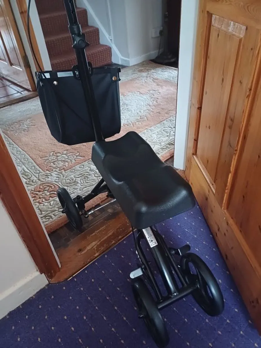 knee scooter - Image 1