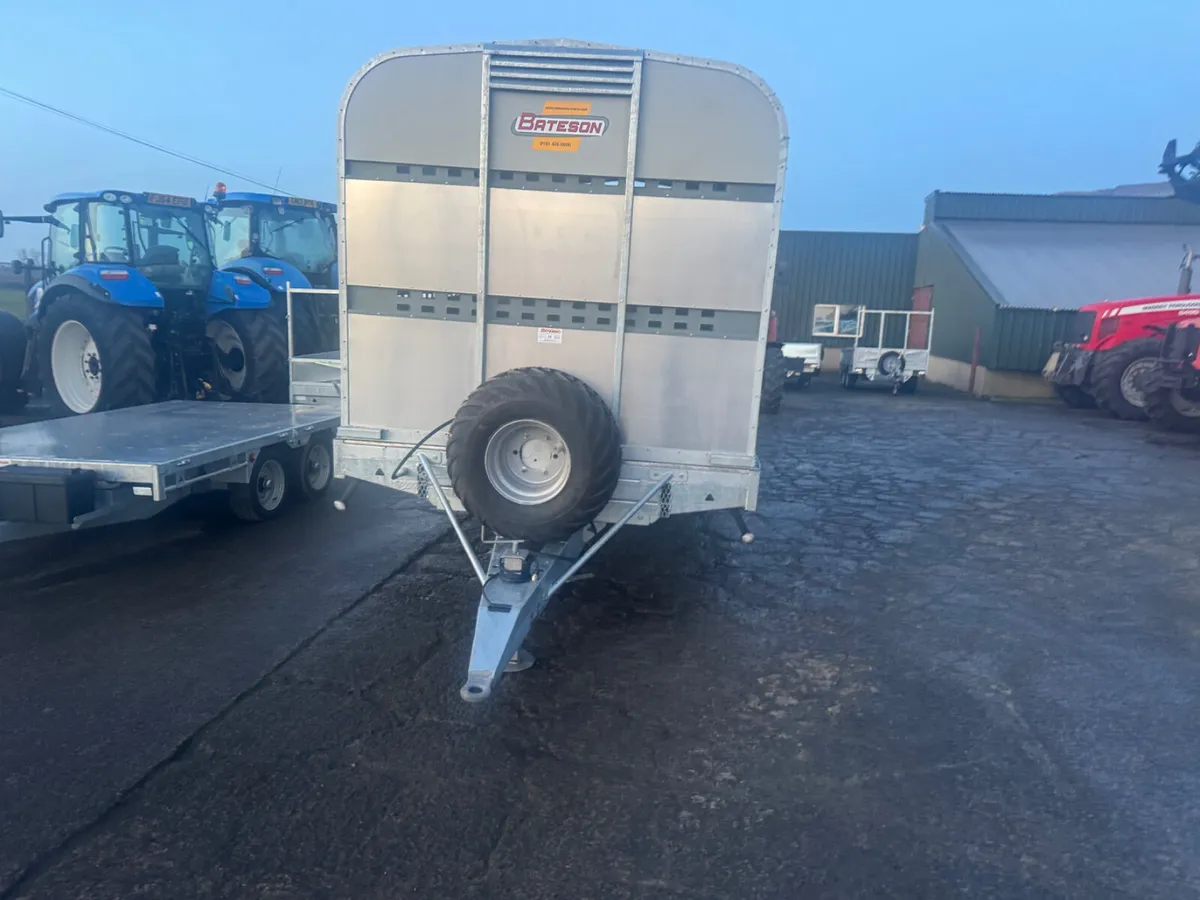Bateson 100LT Tractor Livestock Trailer - Image 2