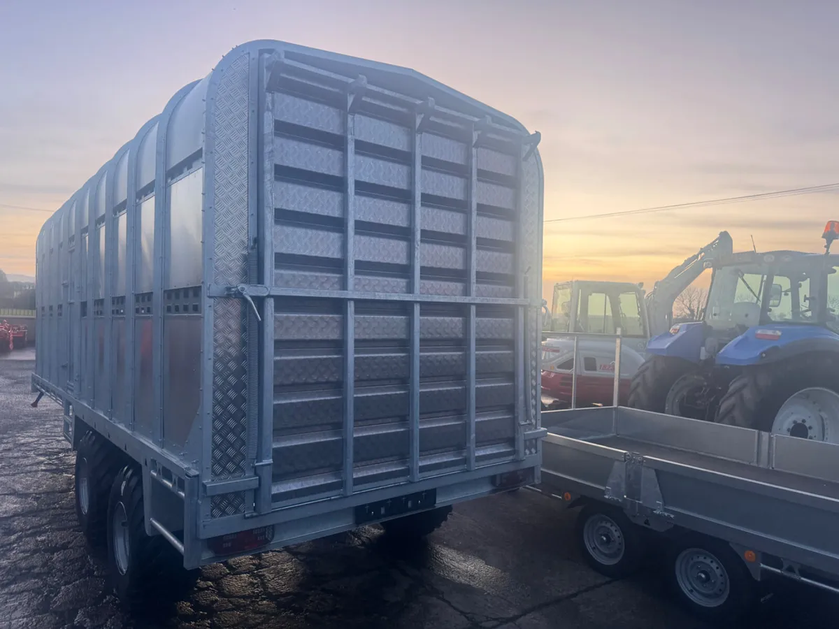 Bateson 100LT Tractor Livestock Trailer - Image 4