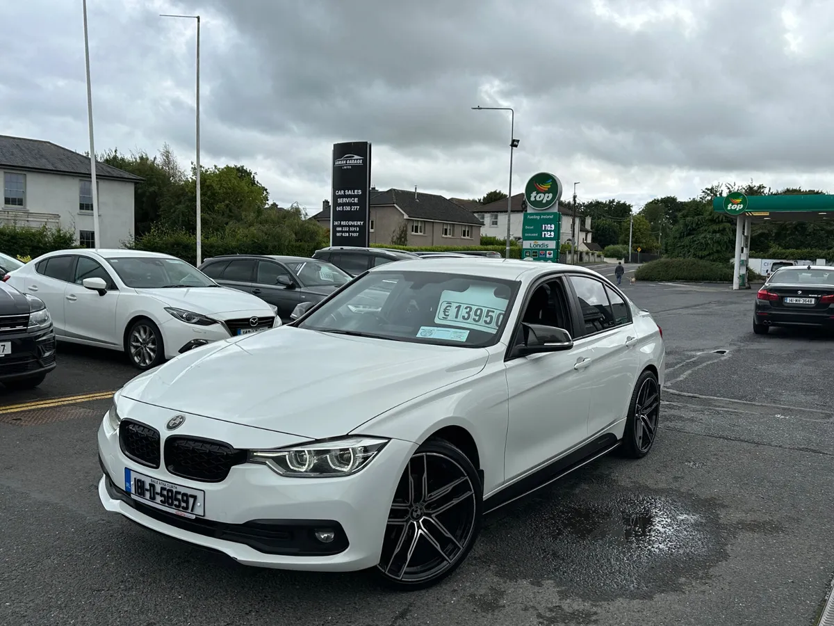 BMW 3-Series 2018 - Image 2