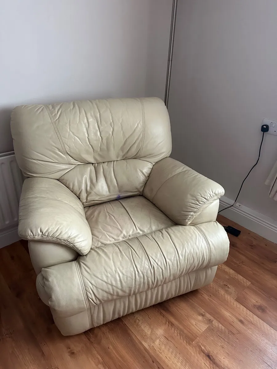 Matching leather couch and armchair - Image 4