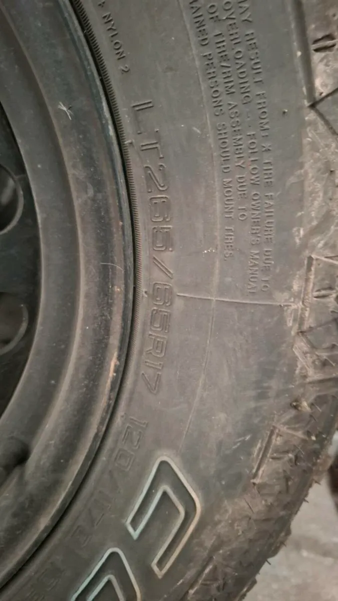 Hilux landcruiser mud terrain tyres wheels - Image 3