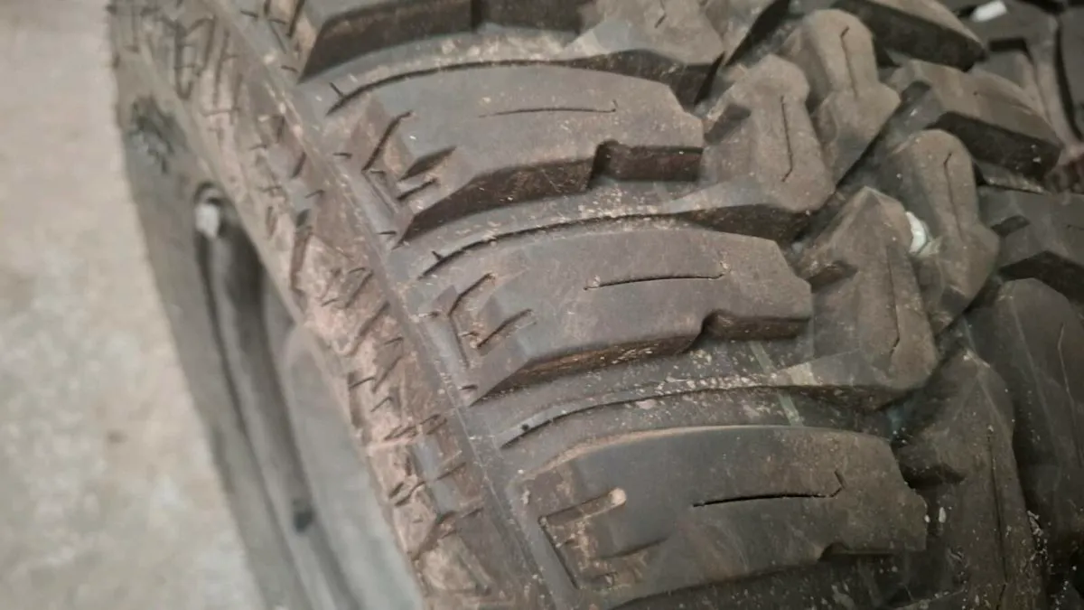 Hilux landcruiser mud terrain tyres wheels - Image 4