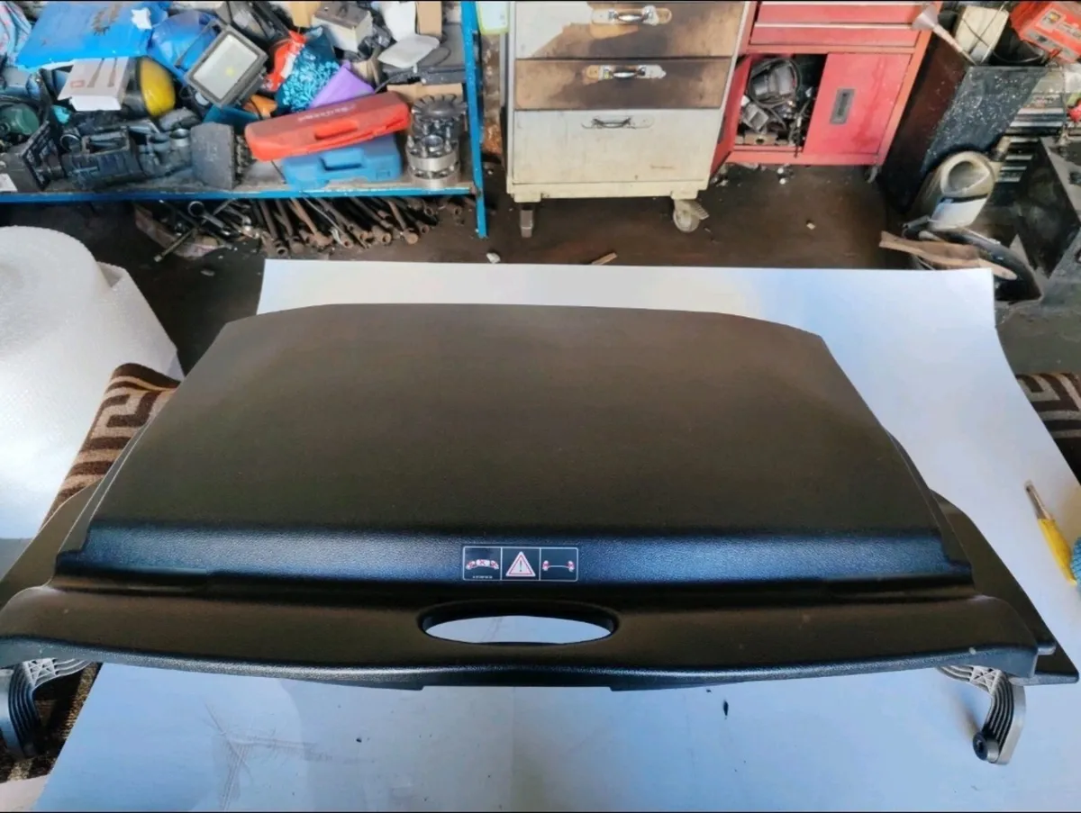 Mercedes SLK 200 R171 Boot Luggage Compartment - Image 1
