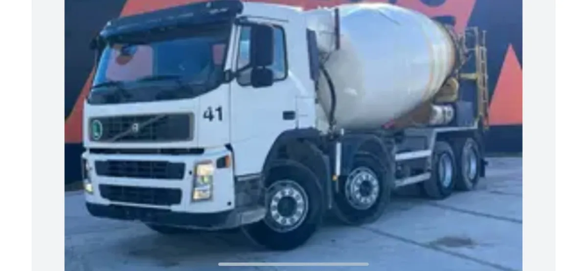 Volvo mixer/ conveyor