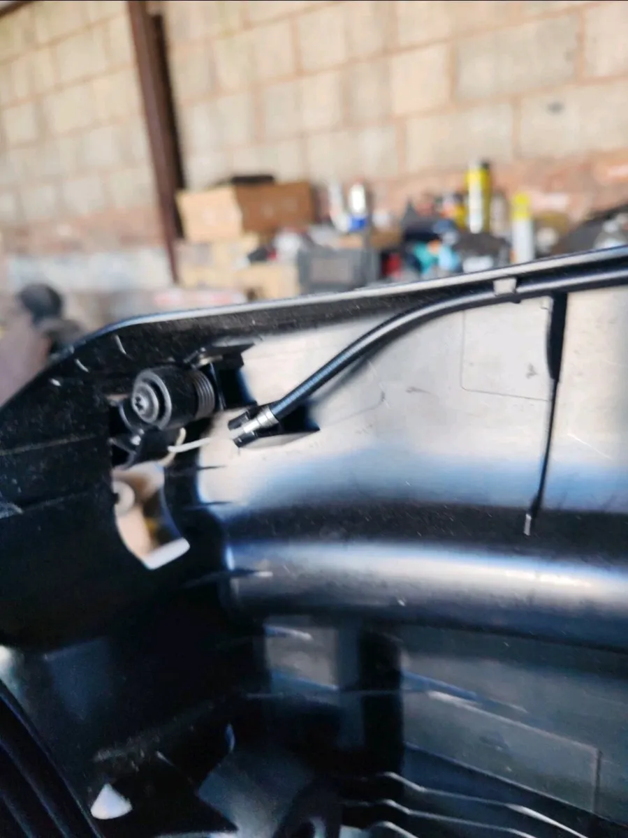Mercedes SLK 200 R171 Boot Luggage Compartment - Image 3