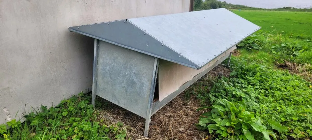 8ft Hoggett Creep Feeder x 2 - Image 1