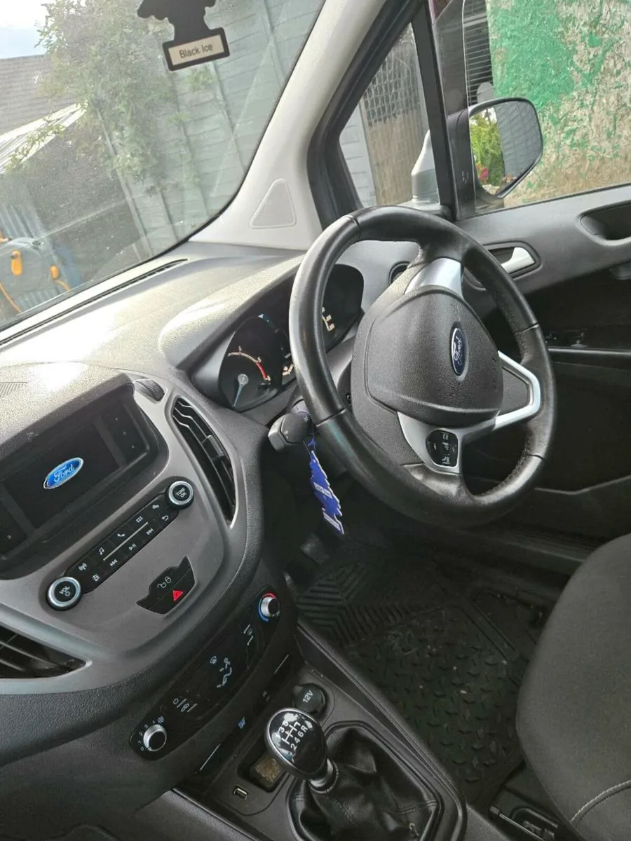 Ford courier - Image 4