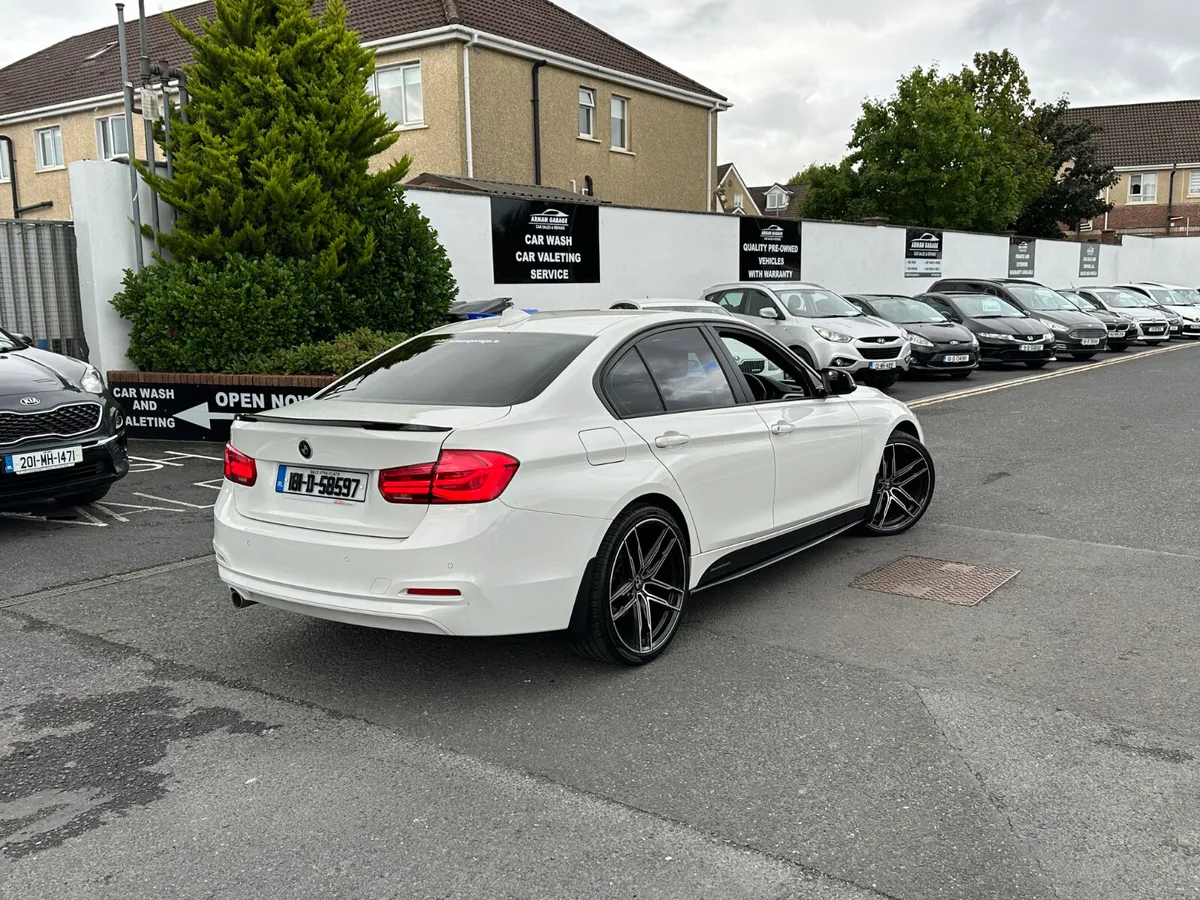BMW 3-Series 2018 - Image 3