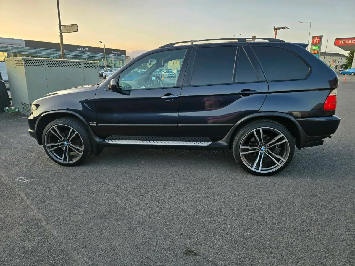 BMW  X 5 - Image 2