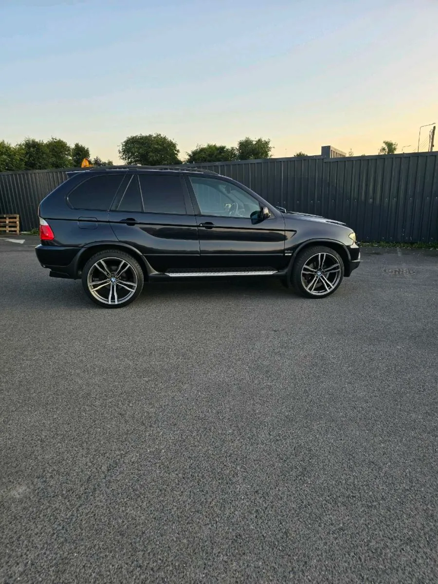 BMW  X 5 - Image 4