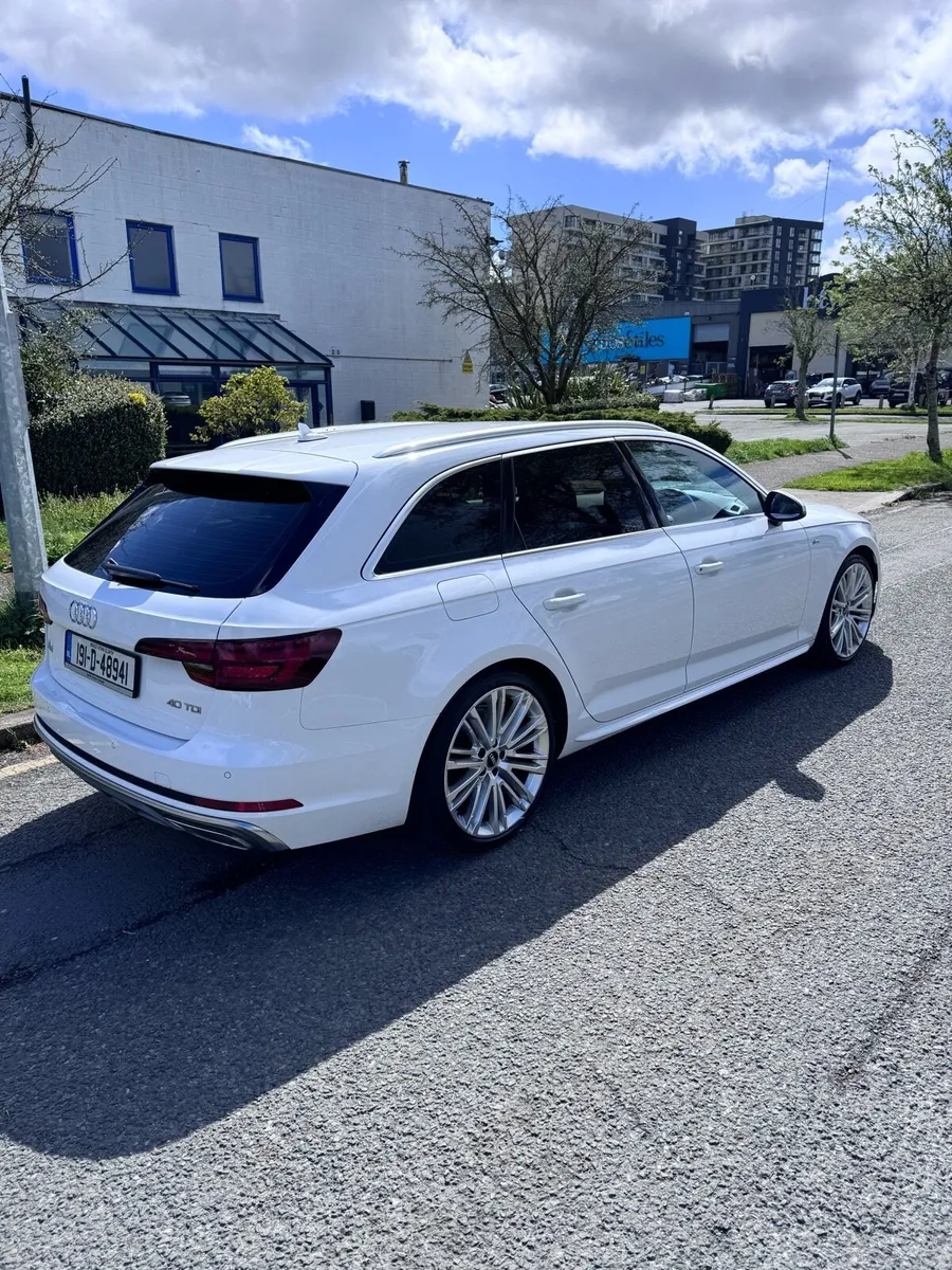 Audi a4 40TDI Avant S-line - Image 2