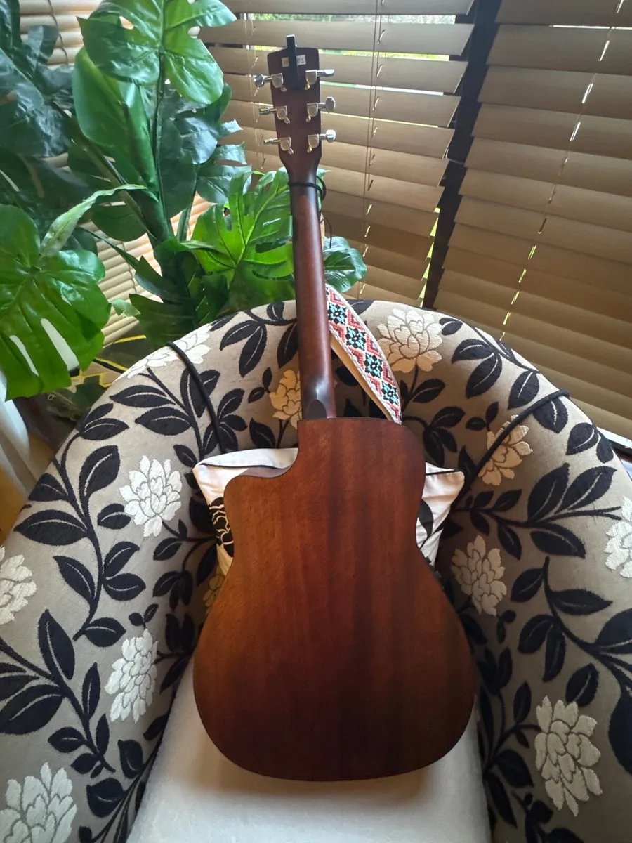 Guitar - Image 3