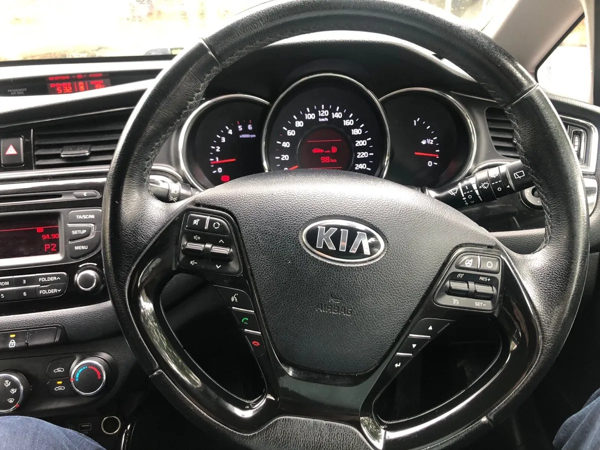 Kia ceed estate/ hatchback - Image 4