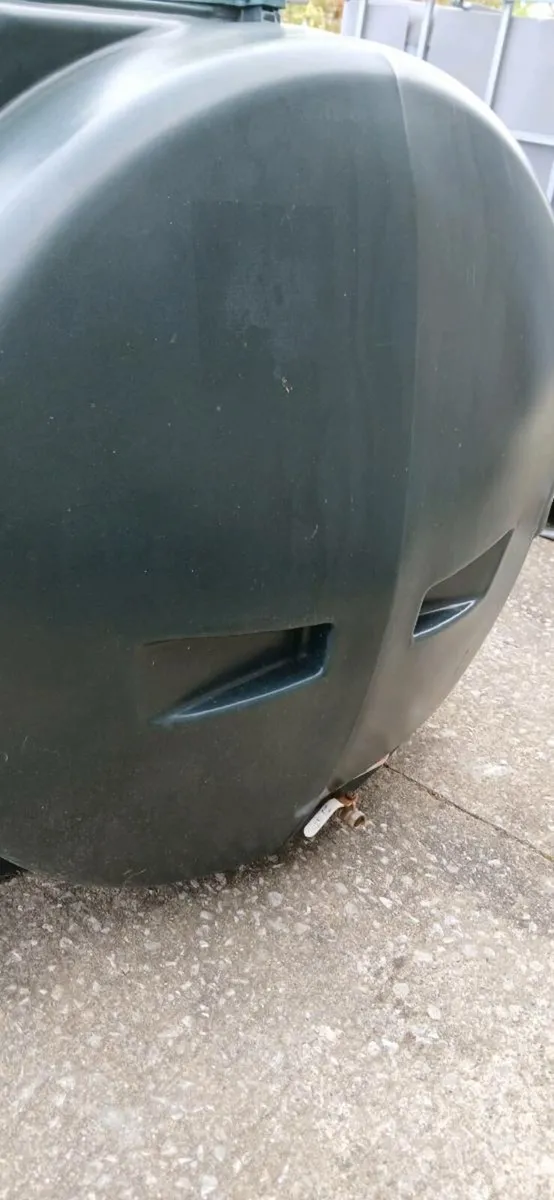 Oil tank - Image 3