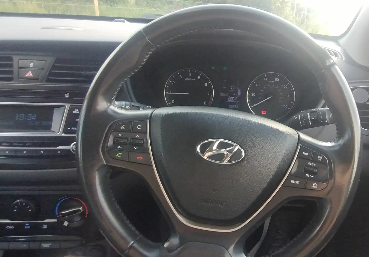 Hyundai i20 2017 - Image 3
