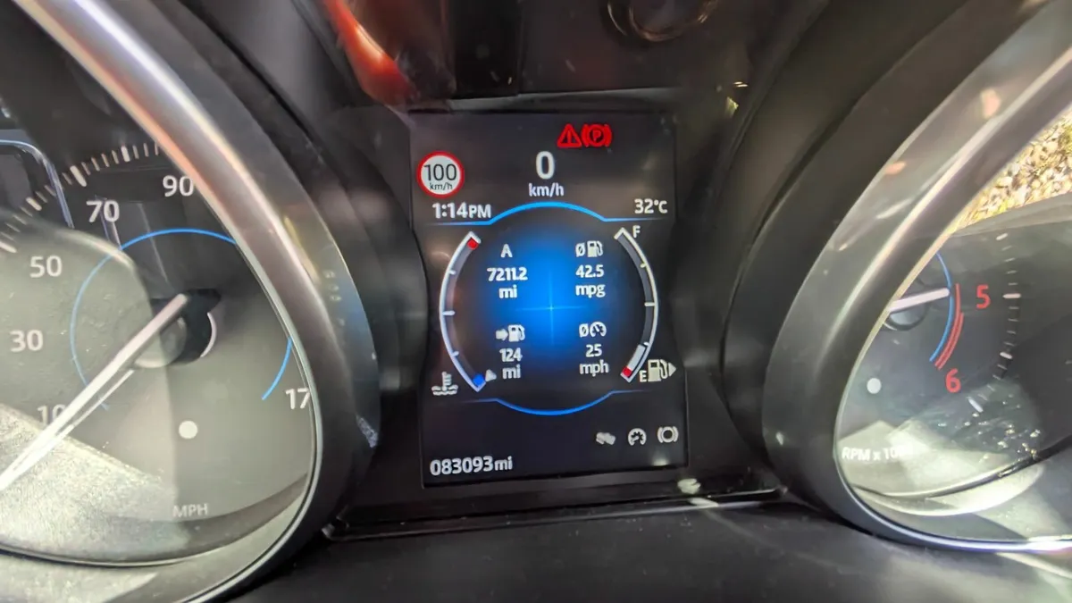 Jaguar XE 2.0 R-Sport 2017 - Image 2