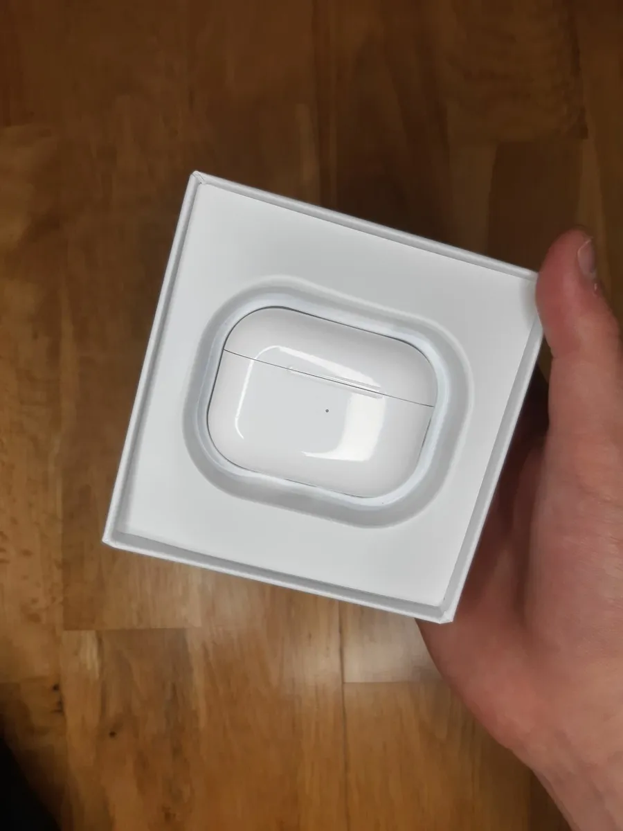 Apple AirPods Pro (1st Generation) - Image 3