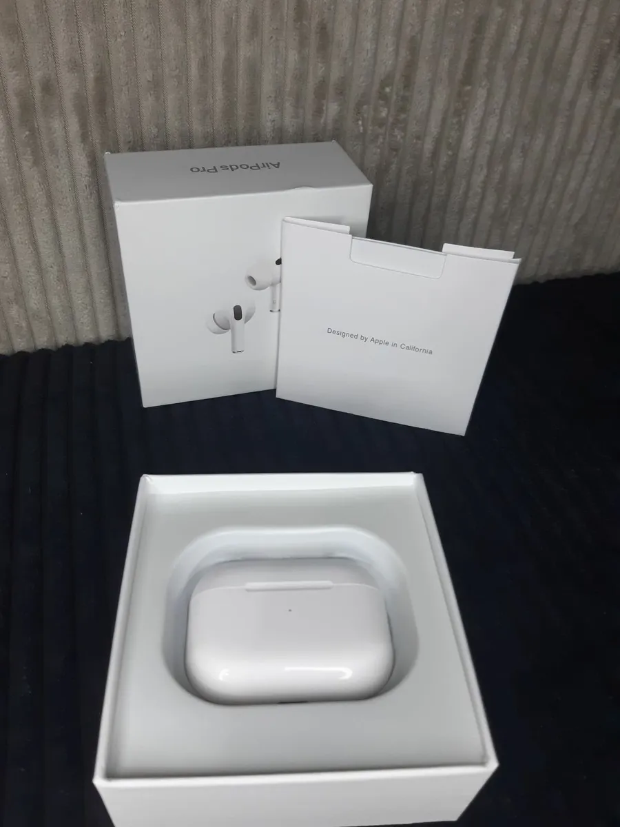 Apple AirPods Pro (1st Generation) - Image 4
