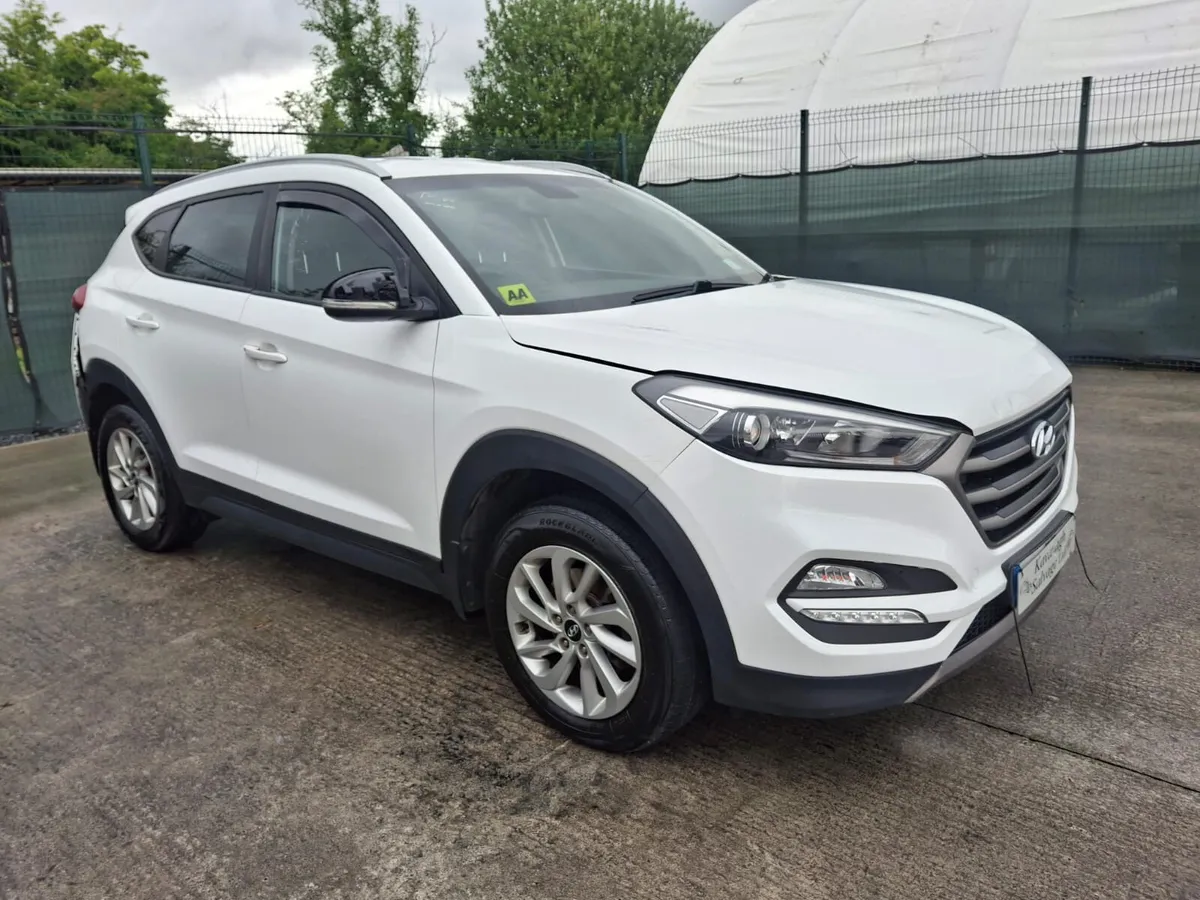 2016 Hyundai Tucson very light damage - Image 2