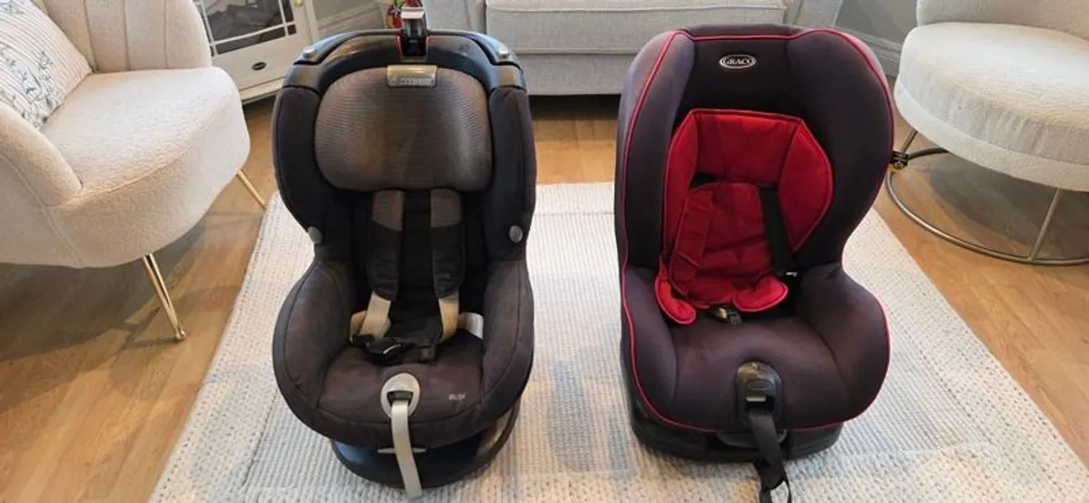 Car seats - Image 1