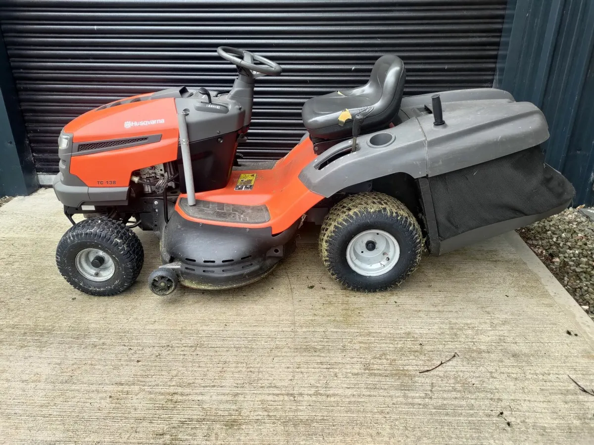 Husqvarna TC-138 lawnmower - Image 2