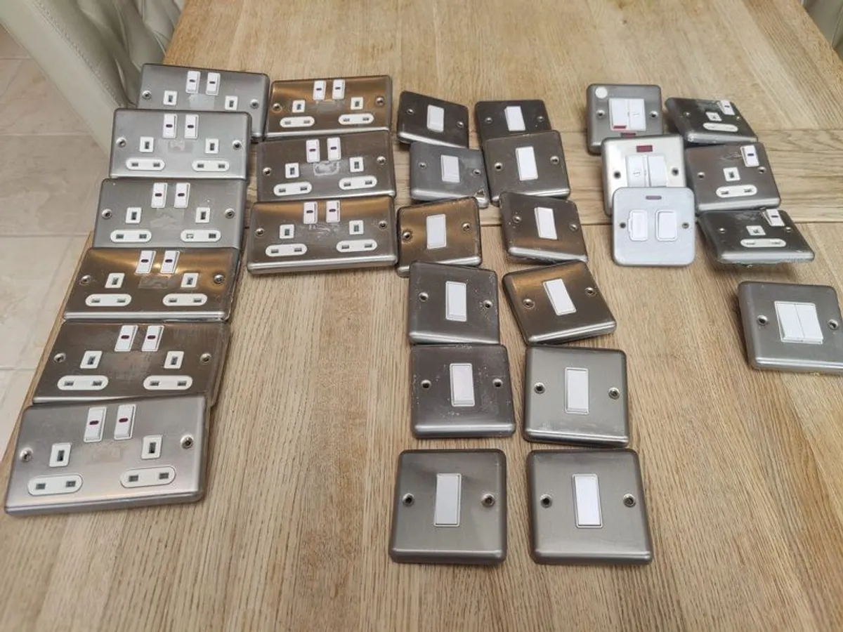 Sockets & switches -Chrome x 28