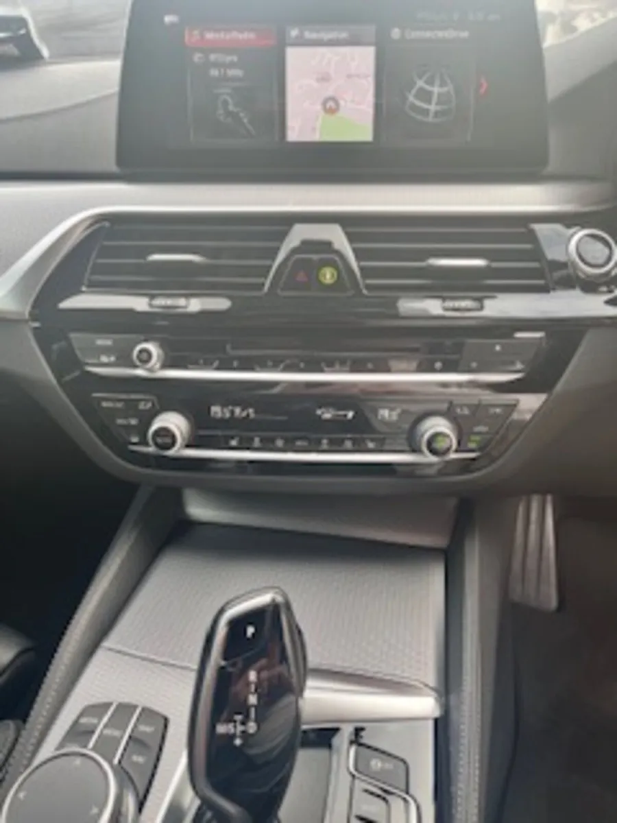 BMW 5-Series 2019 - Image 3