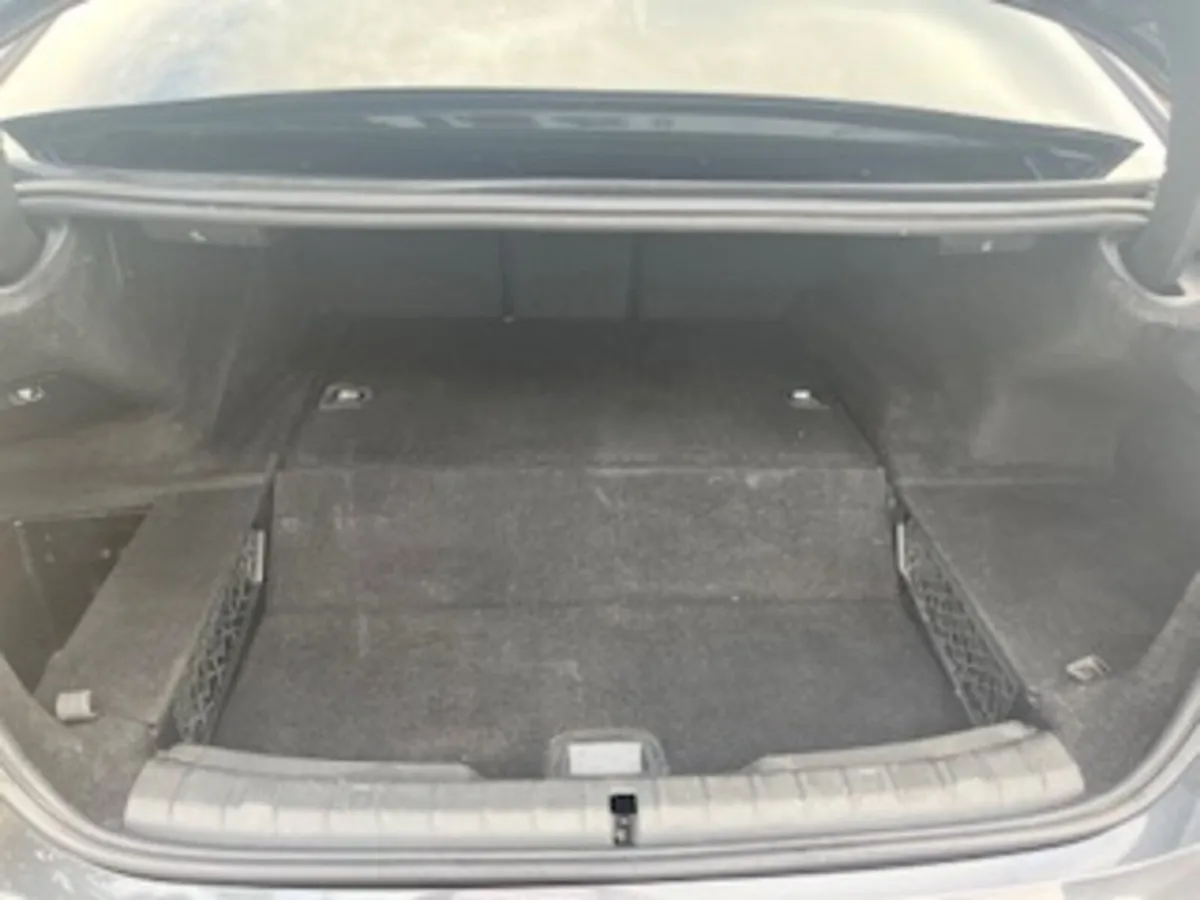 BMW 5-Series 2019 - Image 4