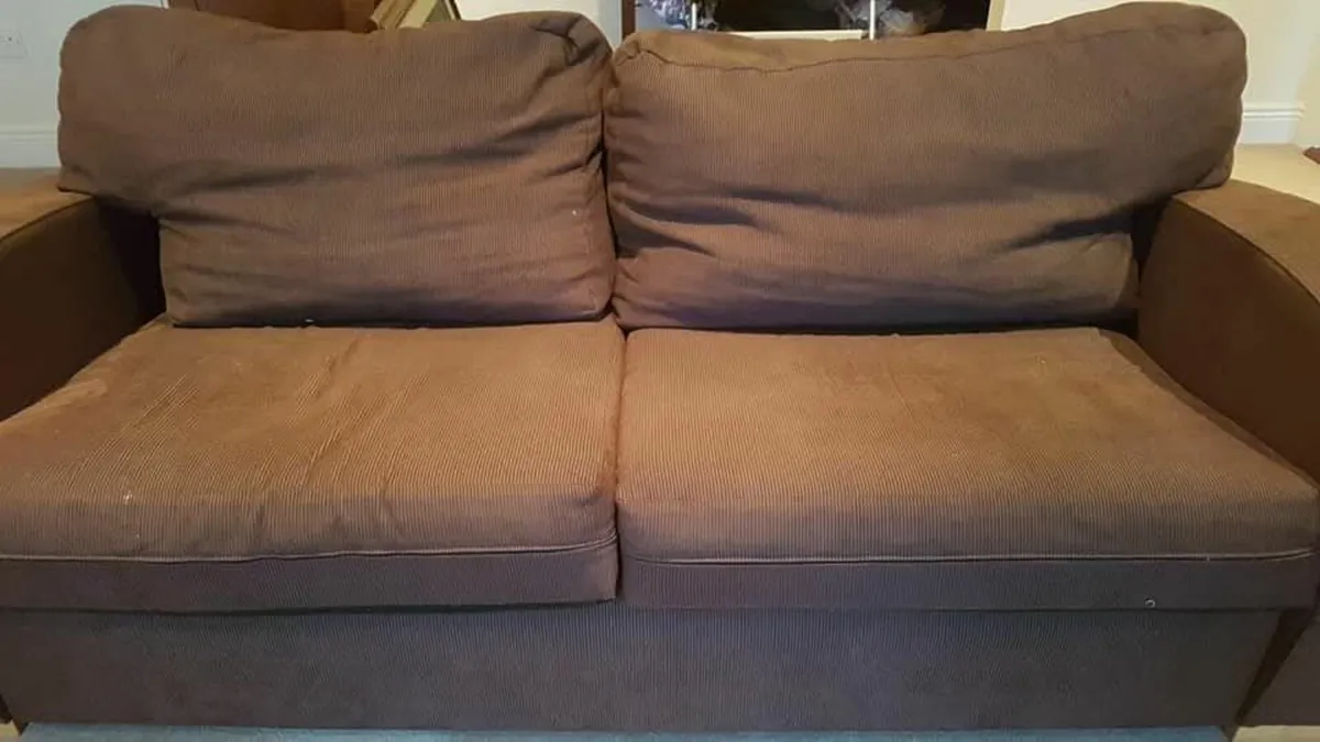 Large brown 3 seater sofa in excellent condition - Image 1