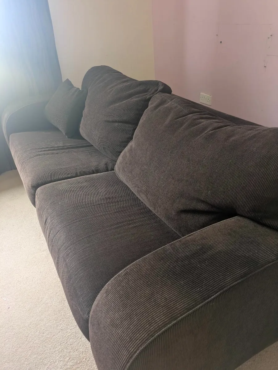 Large brown 3 seater sofa in excellent condition - Image 4