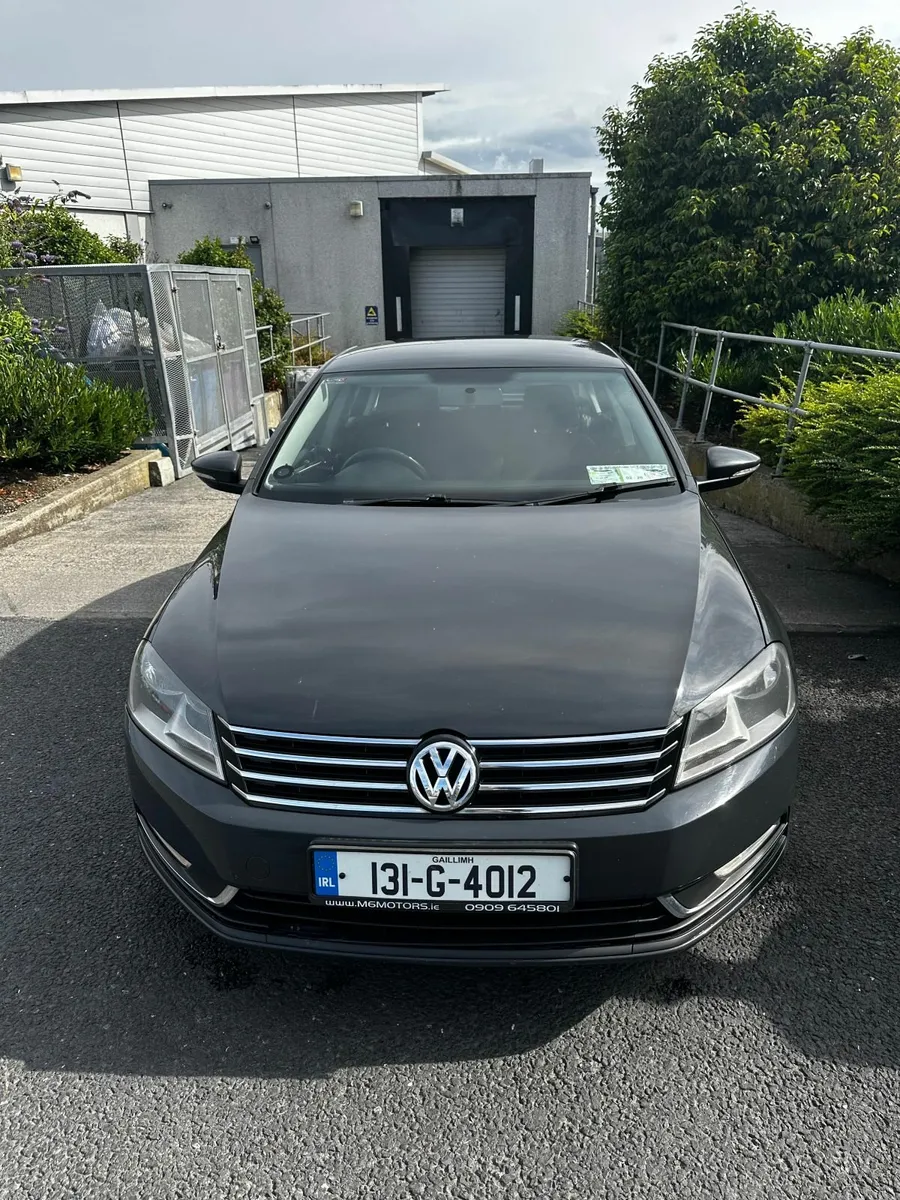 Volkswagen Passat 2013 - Image 2