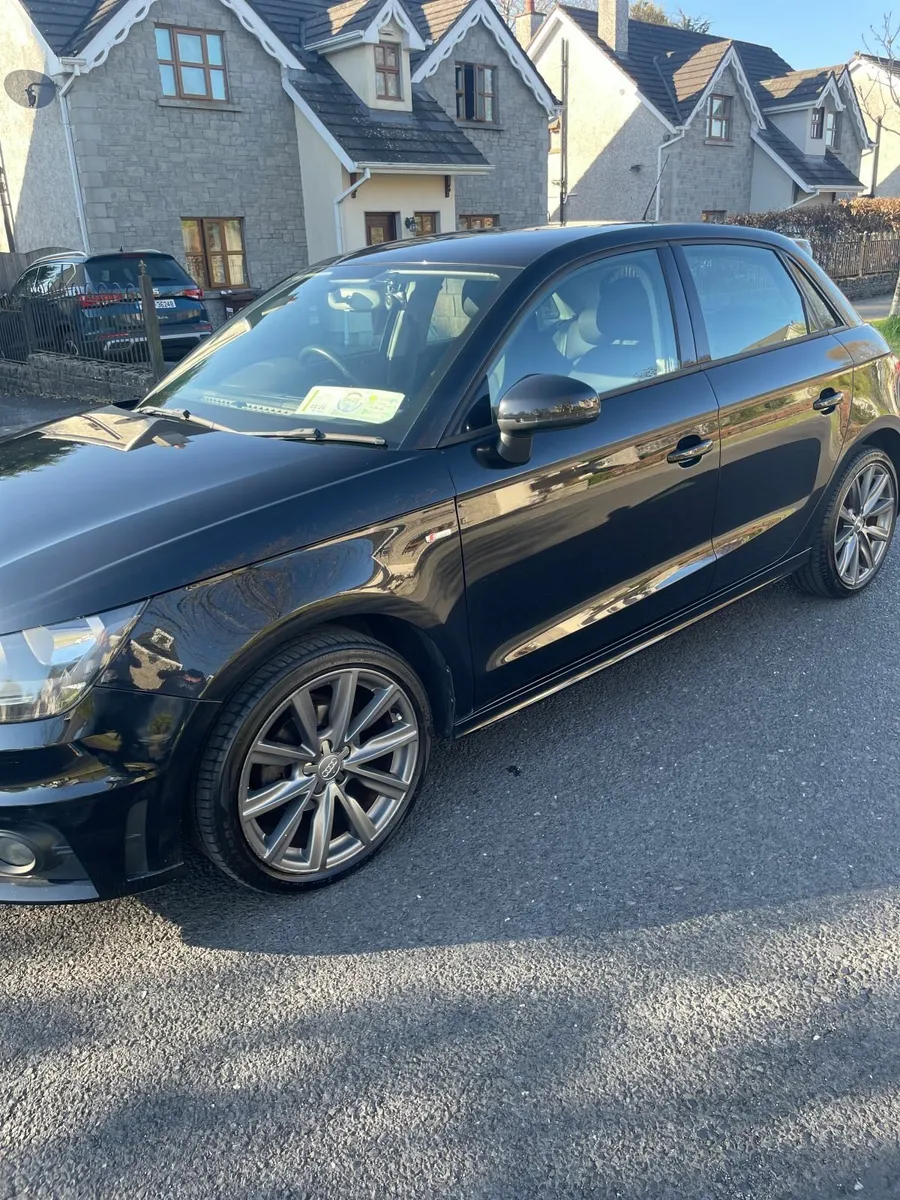 Audi A1 1.6 TDi - SLine kit black - Image 3