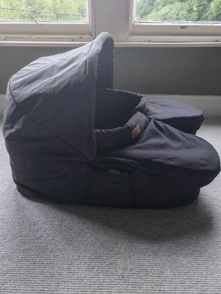 Twin buggy bassinet - Image 3