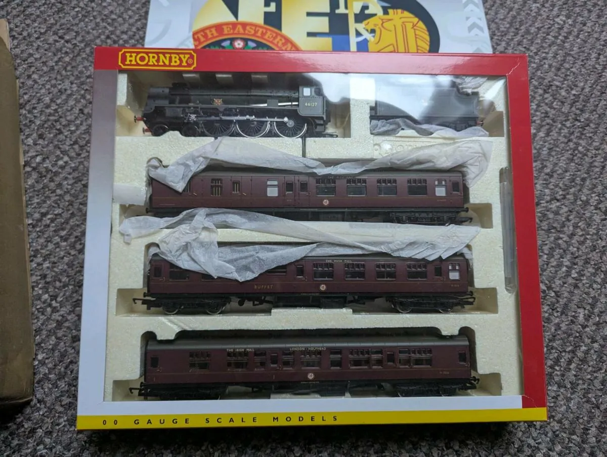 Hornby 'The Irish Mail' Pack - Image 1