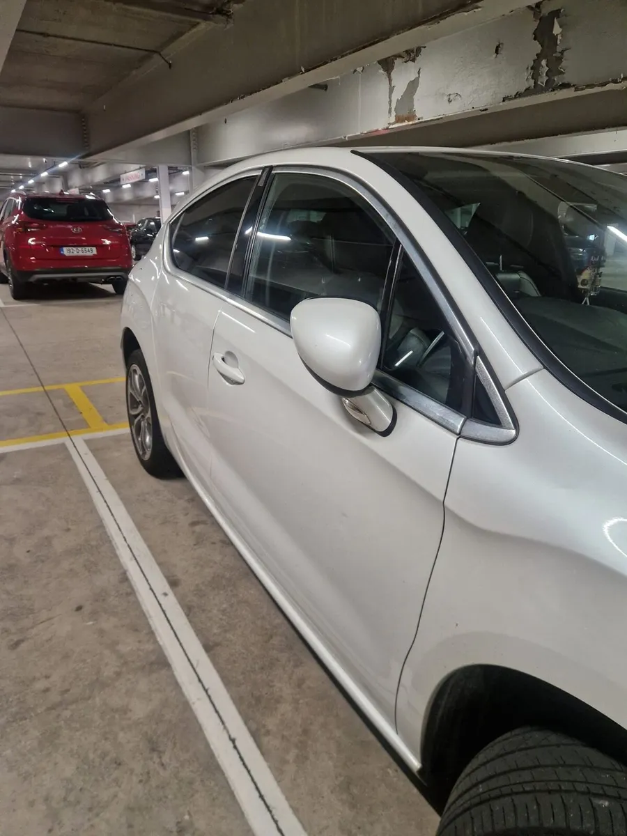 Car - Image 4