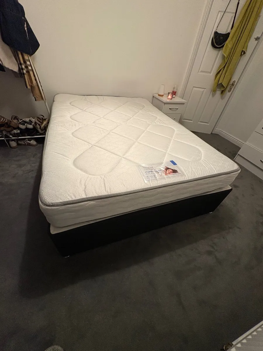 Double bed base and mattress - Image 2