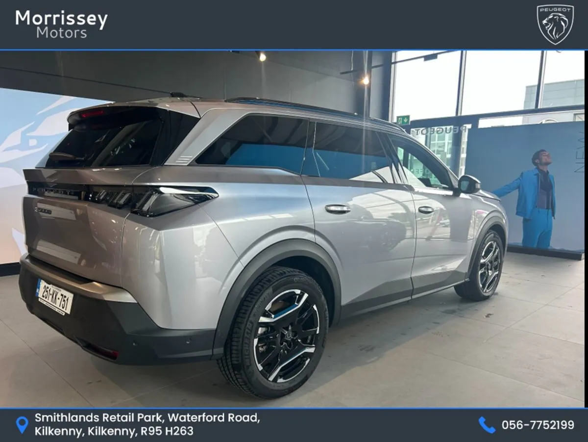 Peugeot 5008 Allure 73kwh 210BHP - Image 4