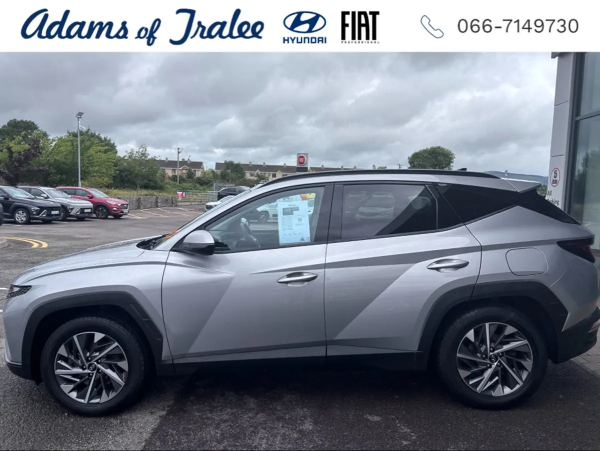 Hyundai Tucson Ix35 Executive 5DR - Image 2