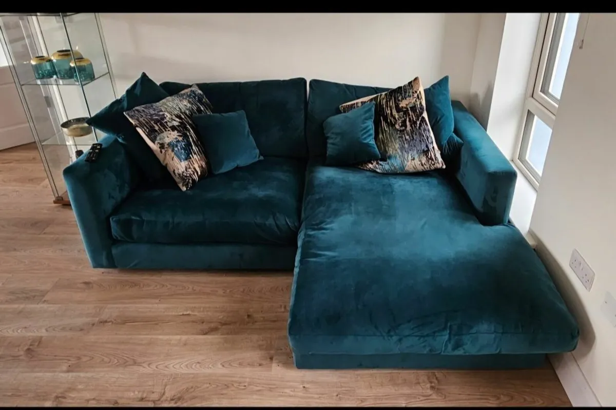 Bergen 3 seater with chaise Lumino teal Dark Feet - Image 4