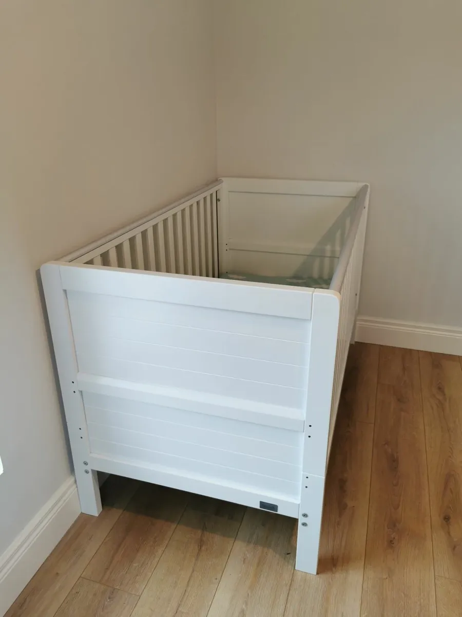 Cot bed - Image 1
