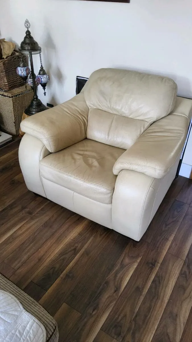 Armchair - Image 3