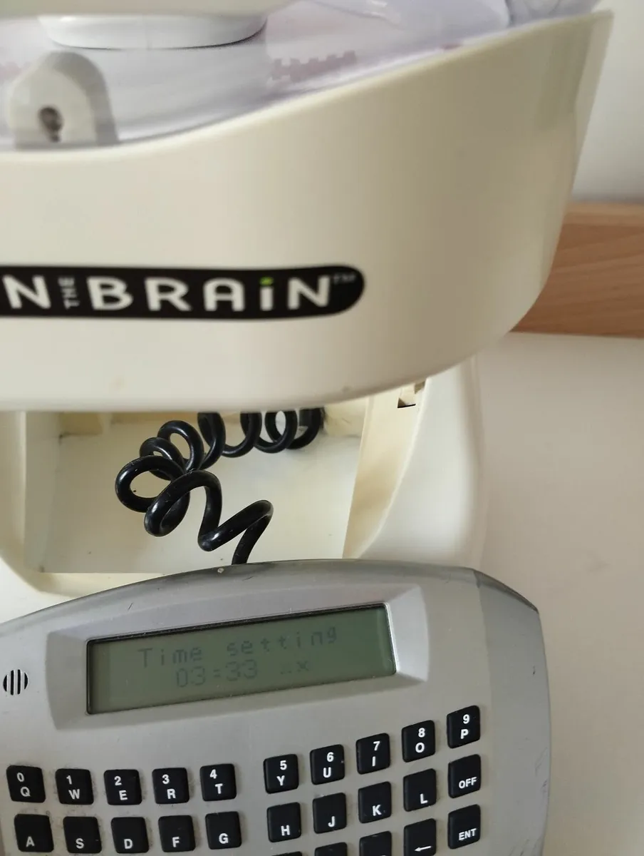 Retro Brian the Brain interactive Toy - Image 2